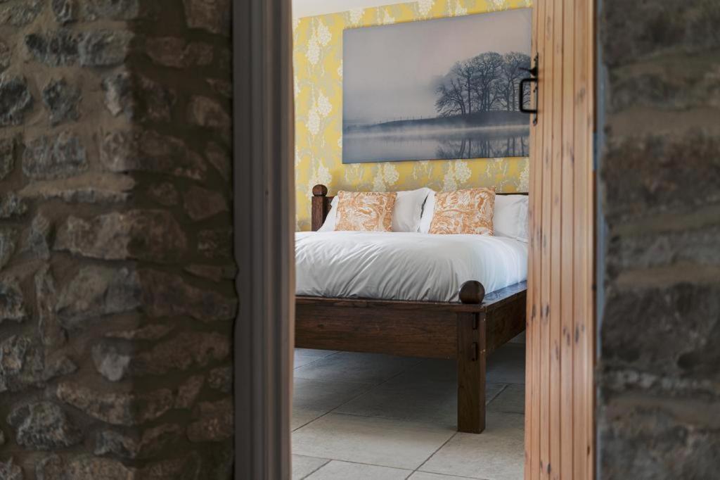 The Blind Bull Hotel Little Hucklow Bagian luar foto