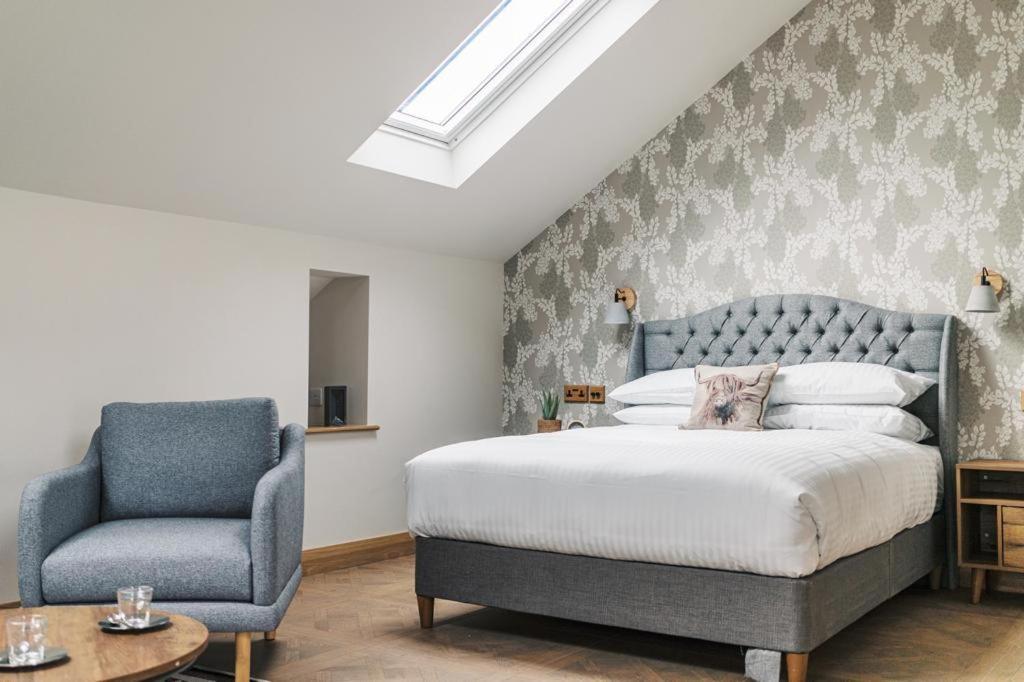 The Blind Bull Hotel Little Hucklow Bagian luar foto