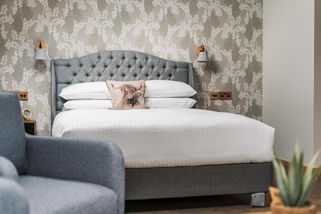 The Blind Bull Hotel Little Hucklow Bagian luar foto